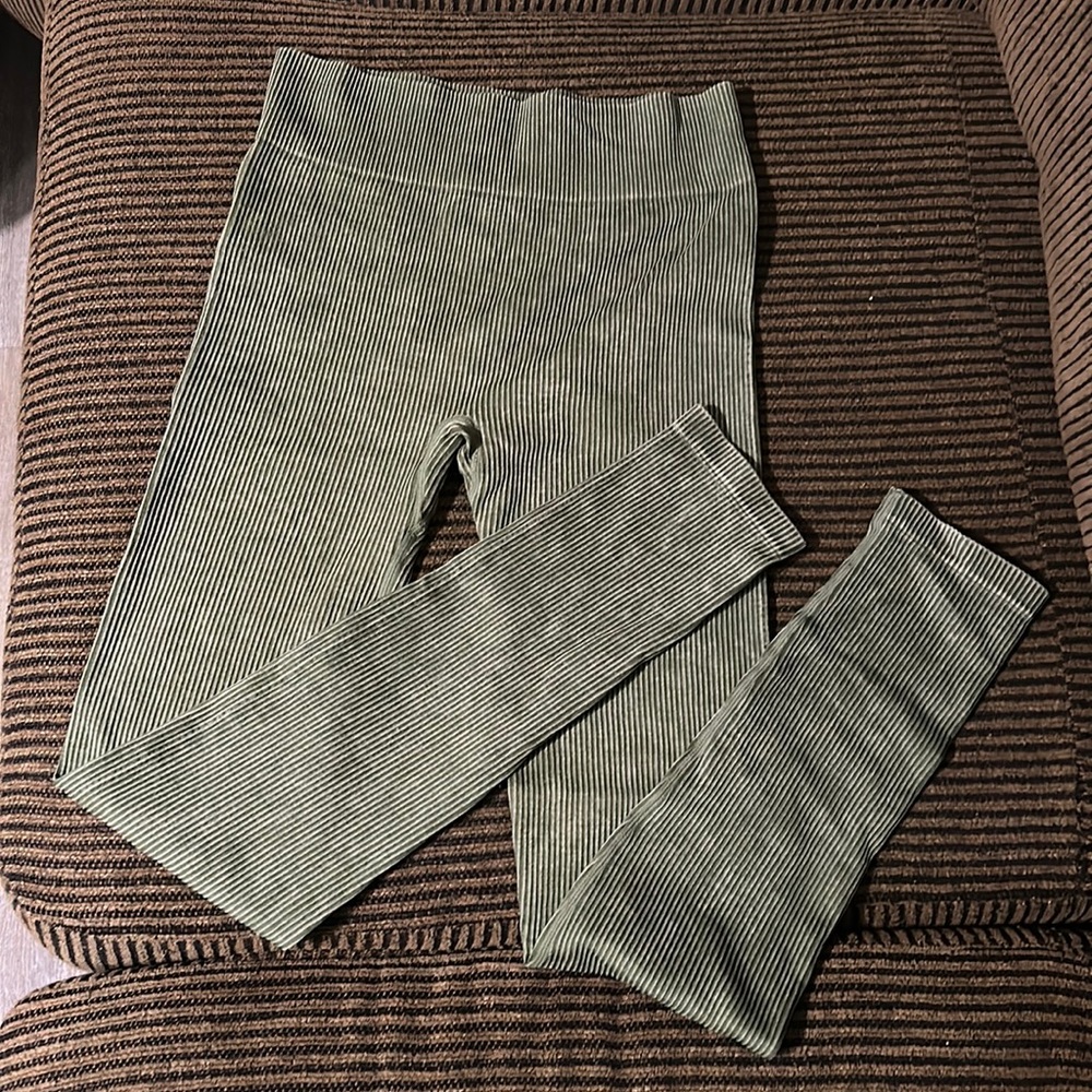 Forever 21 Pants & Jumpsuits Ribbed Leggings and top